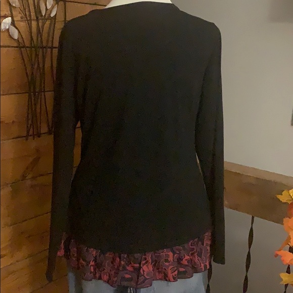 NEW top - Picture 2 of 4